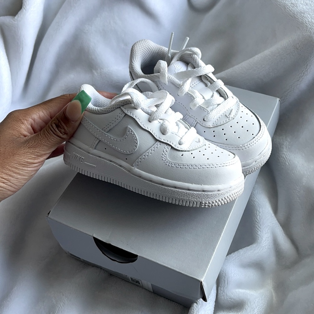 Like new ! Worn once toddler Af1